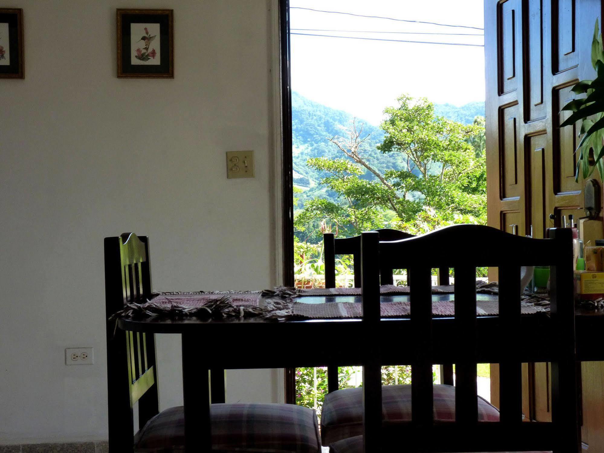 بوكيتي Autana Bed & Breakfast المظهر الخارجي الصورة